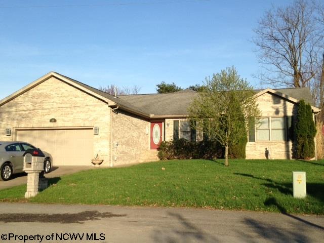 105 Fair Oaks Dr, Fairmont, WV 26554 photo 1