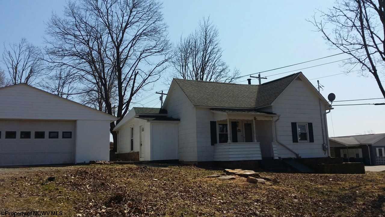 908 Earl Dr, Fairmont, WV 26554 photo 1