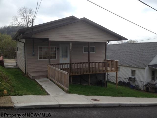 128 Thorn St, Clarksburg, WV 26301 photo 1