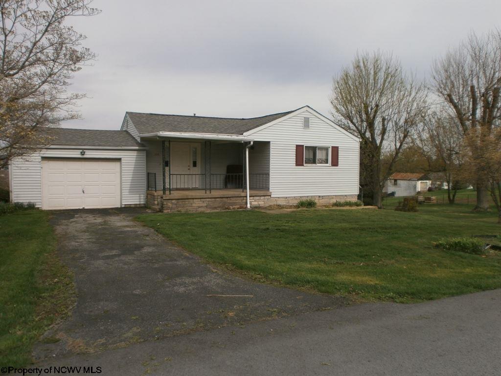 320 Cole St, Fairmont, WV 26554 photo 1