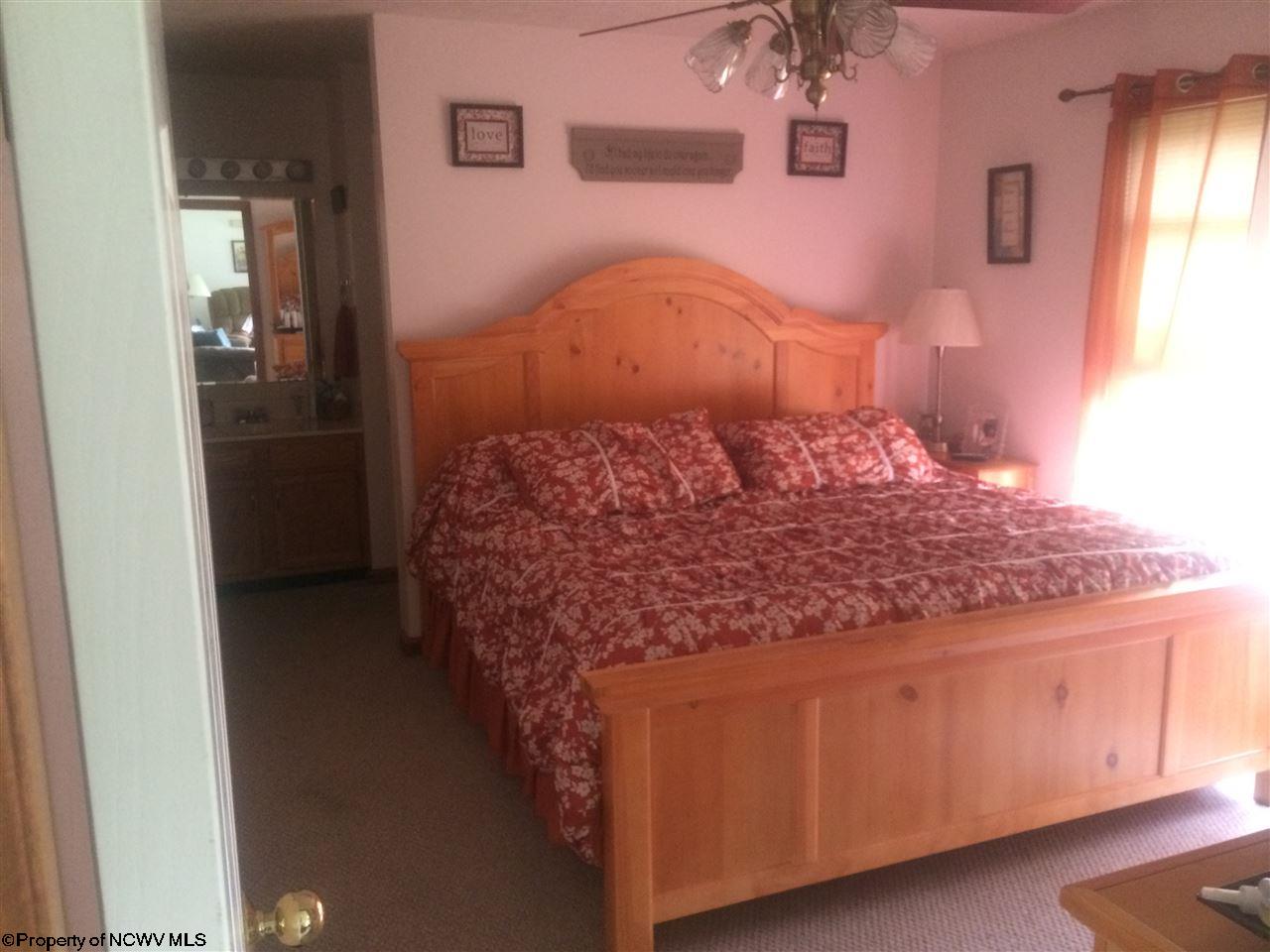 976 Normandy Estate Rd, Bridgeport, WV 26330 photo 14