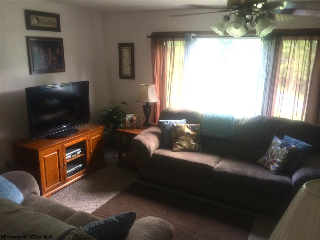 976 Normandy Estate Rd, Bridgeport, WV 26330 photo 12