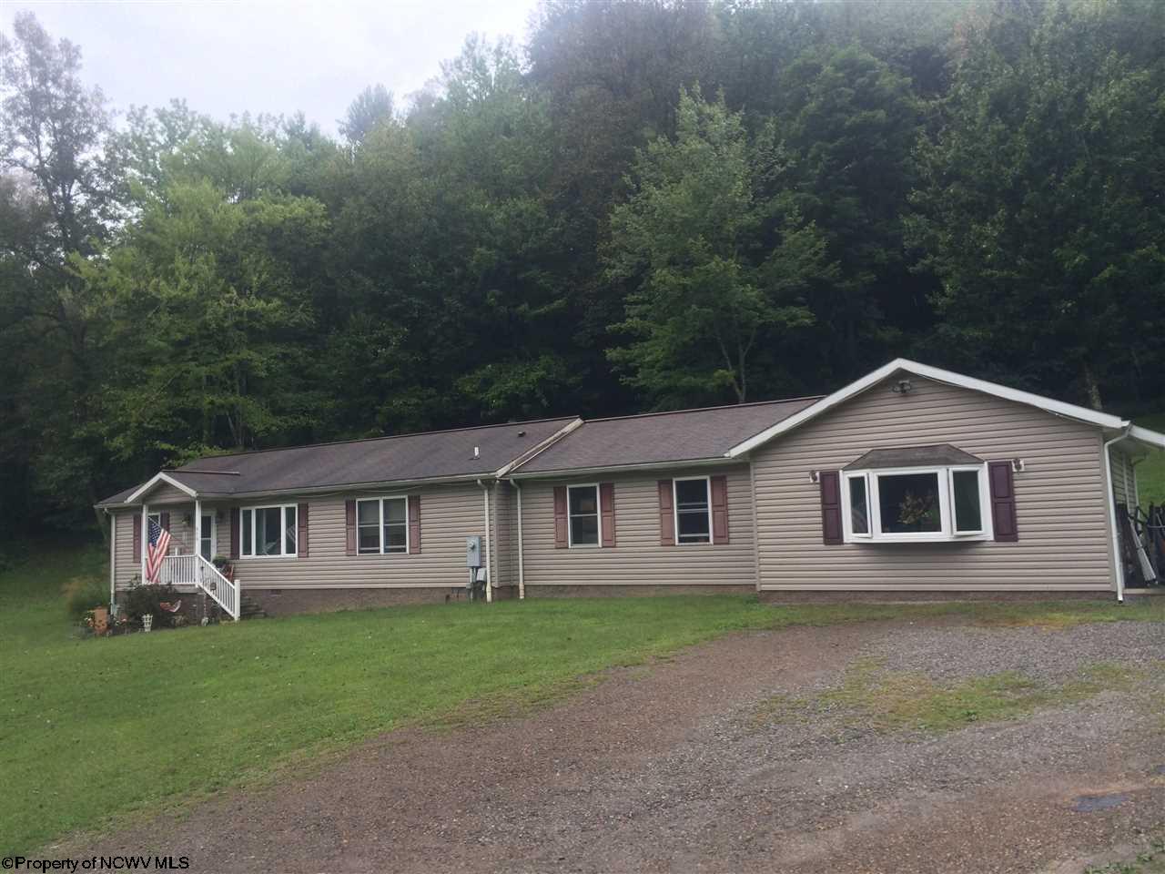 976 Normandy Estate Rd, Bridgeport, WV 26330 photo 1