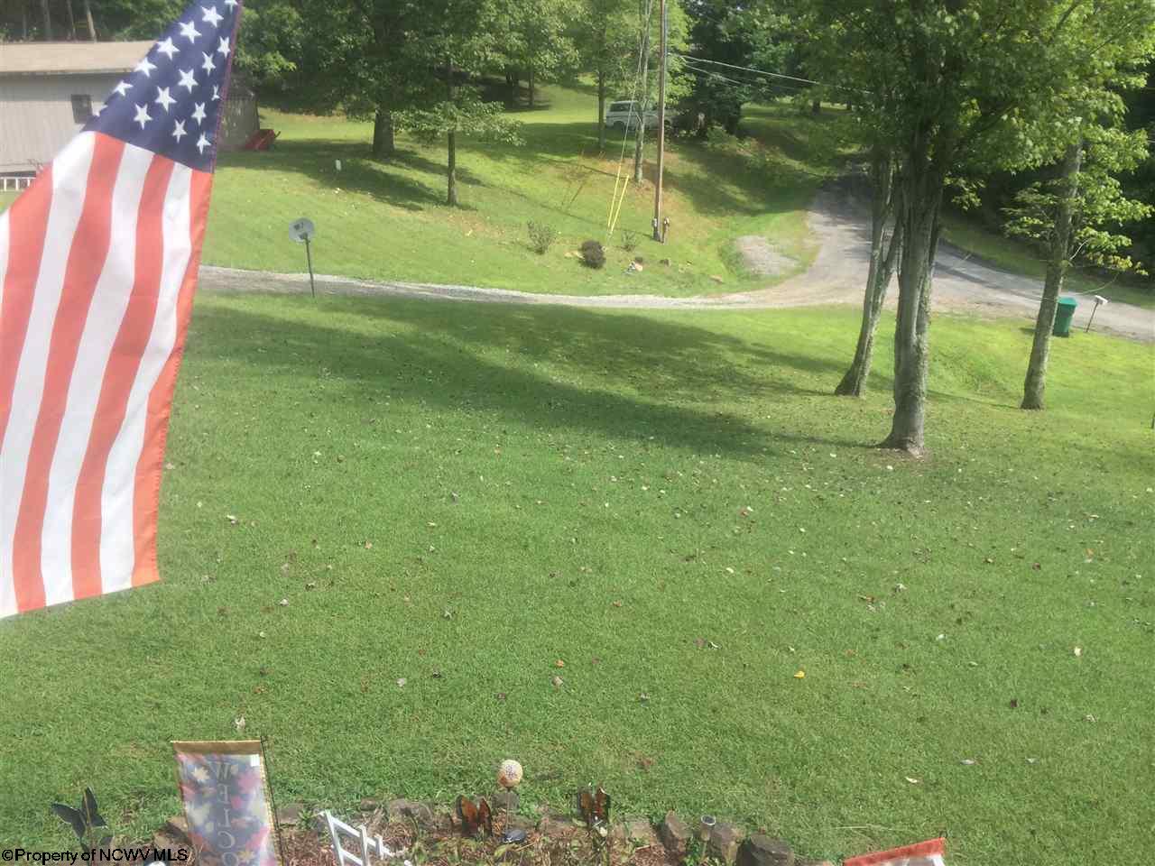 976 Normandy Estate Rd, Bridgeport, WV 26330 photo 2
