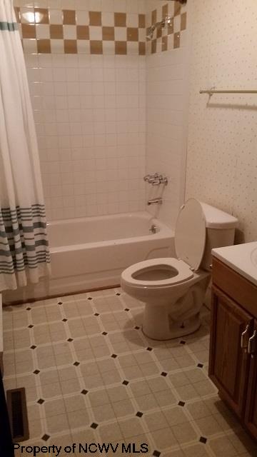 17 Maple Ave, Philippi, WV 26416 photo 6