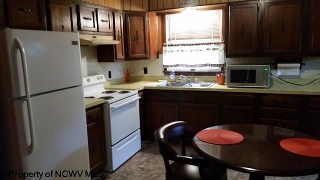 17 Maple Ave, Philippi, WV 26416 photo 5