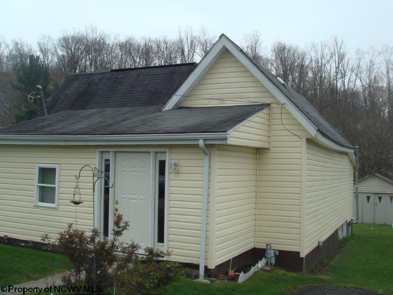 131 Geneva St, Bridgeport, WV 26330 photo 1