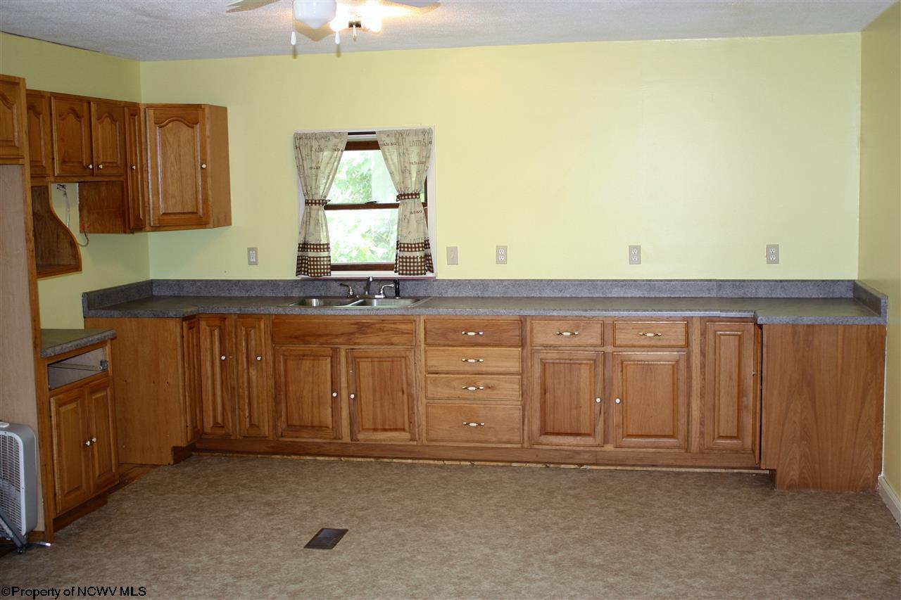 525 S Franklin Ave, Sutton, WV 26601 photo 8