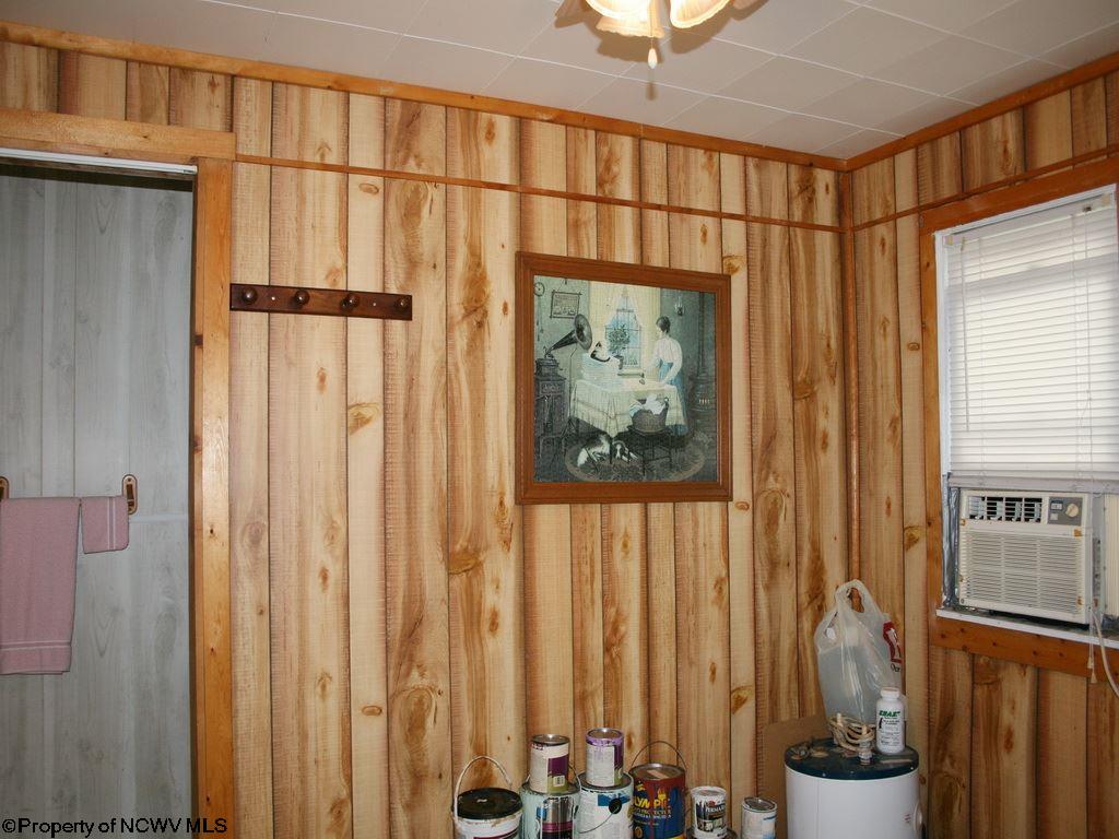 215 E Main St, Salem, WV 26426 photo 15