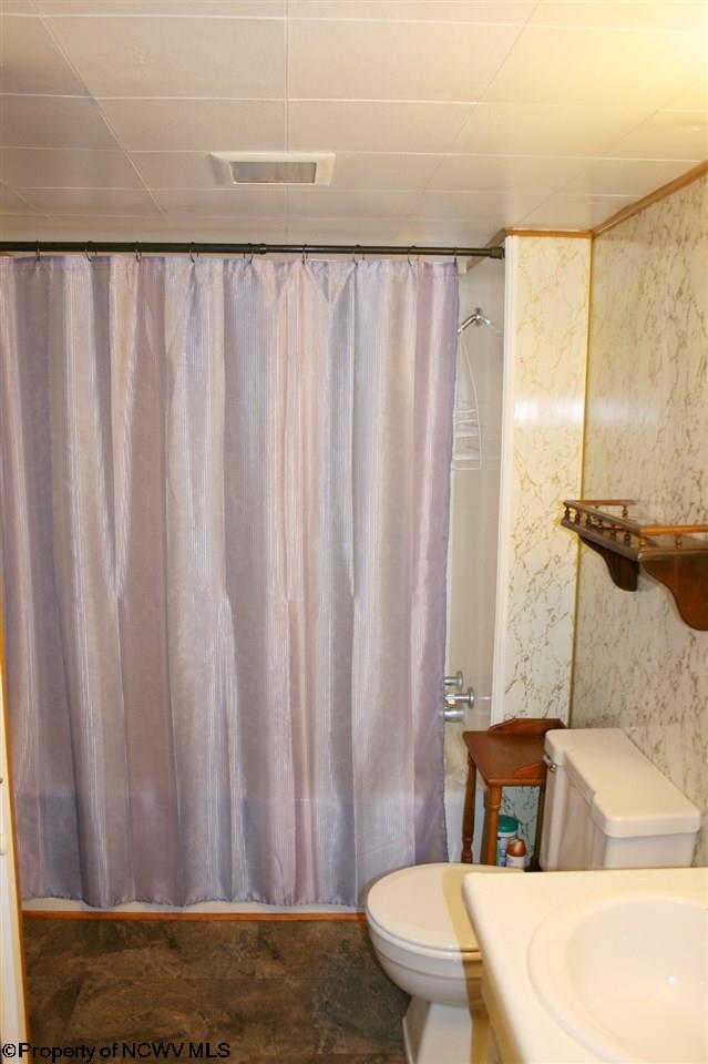 215 E Main St, Salem, WV 26426 photo 13