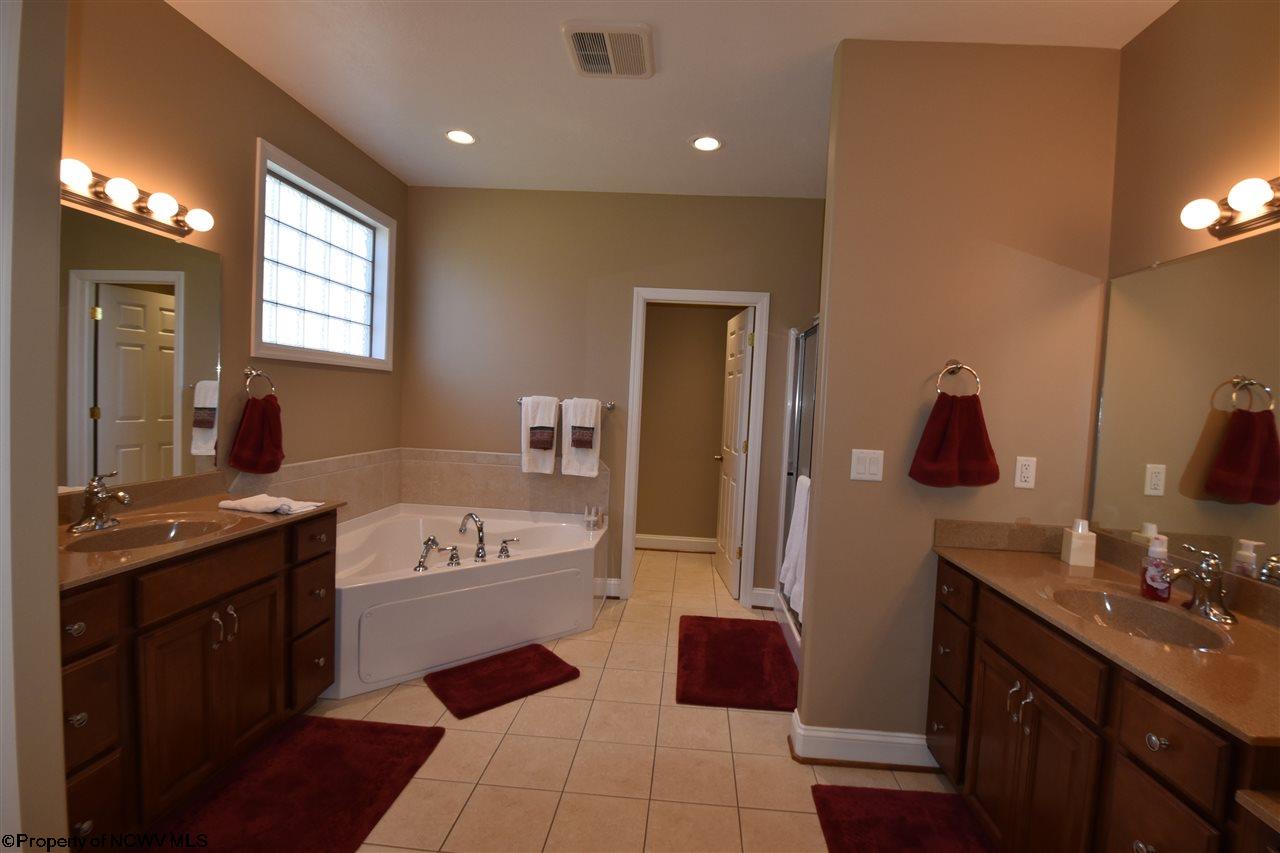43 Robin Ln, Mount Clare, WV 26408 photo 10