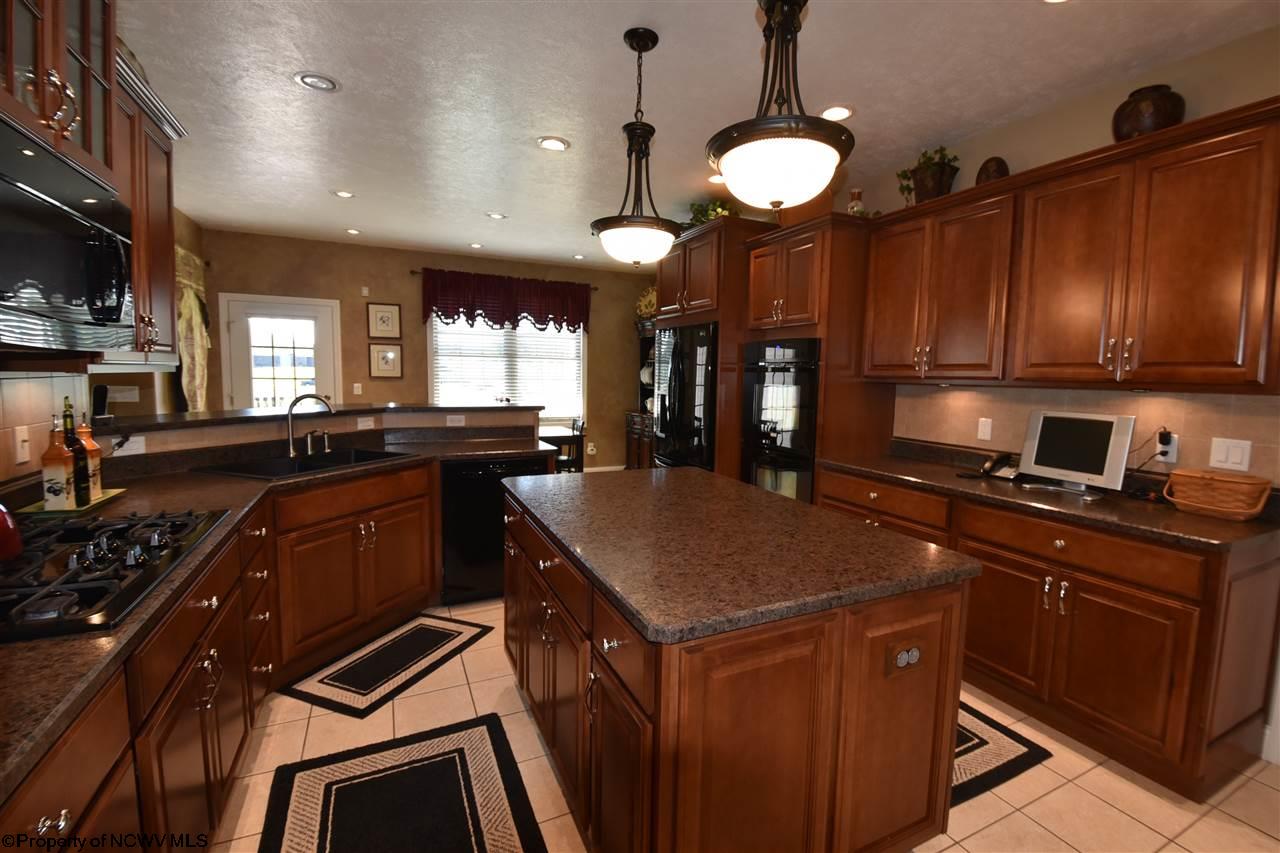 43 Robin Ln, Mount Clare, WV 26408 photo 5