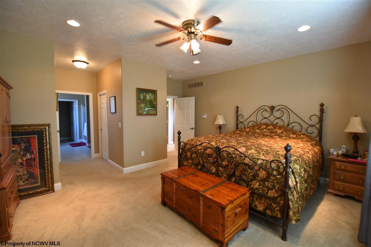 43 Robin Ln, Mount Clare, WV 26408 photo 9