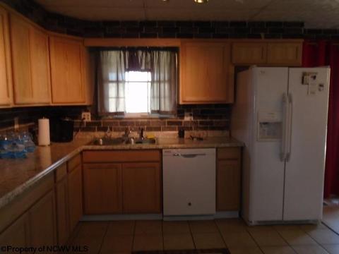 221 Holbert Ave, Fairmont, WV 26554 photo 9