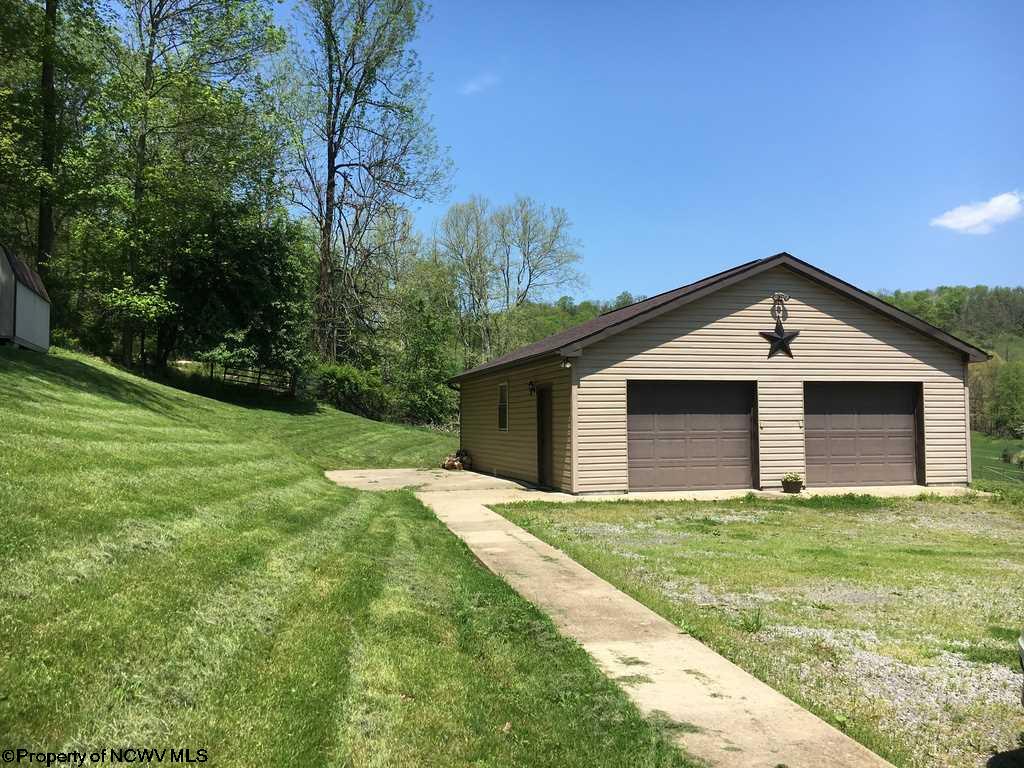 1523 Green Valley Rd, Bridgeport, WV 26330 photo 14