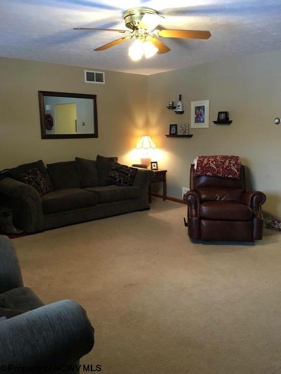 1523 Green Valley Rd, Bridgeport, WV 26330 photo 3