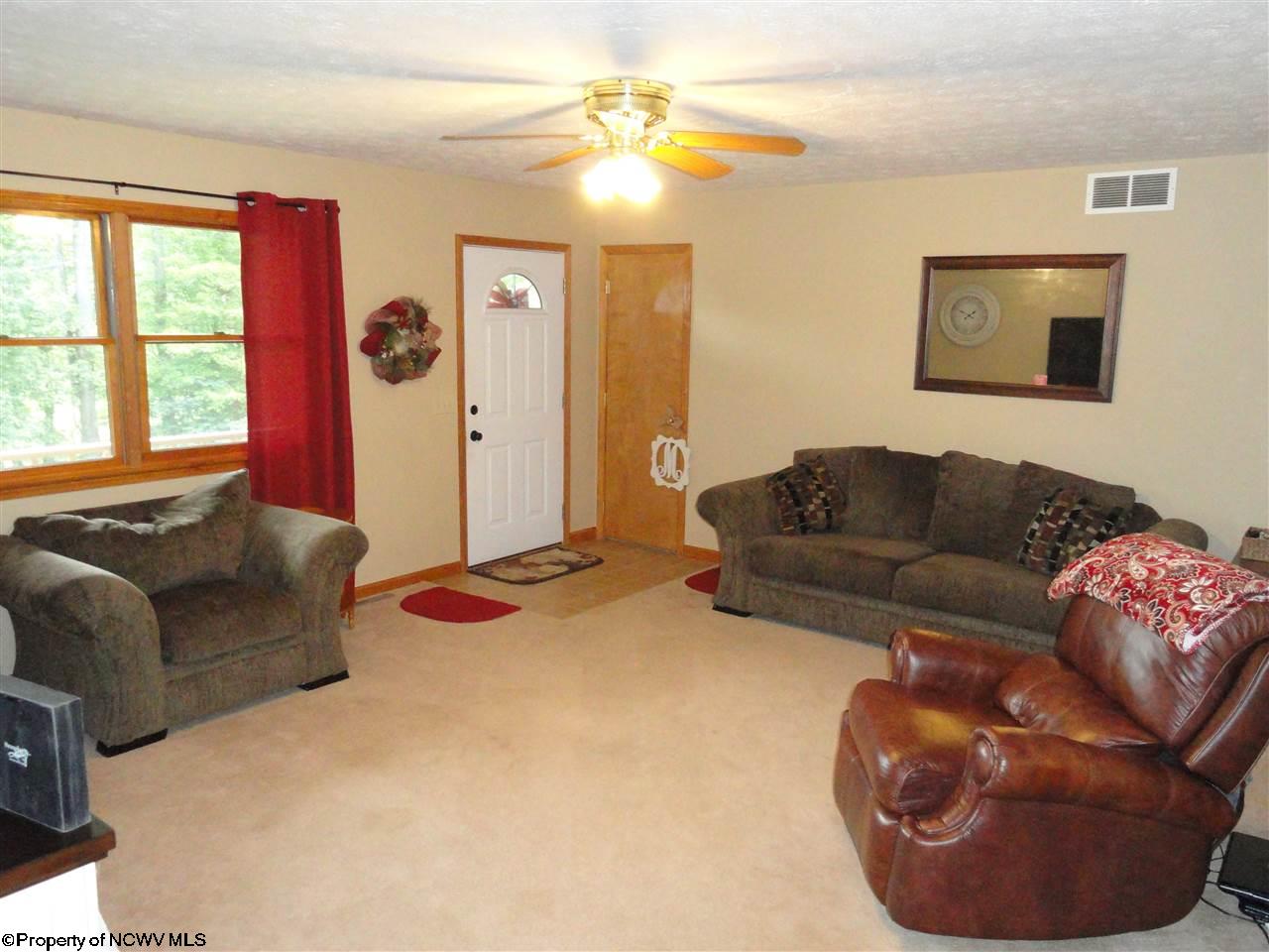 1523 Green Valley Rd, Bridgeport, WV 26330 photo 2