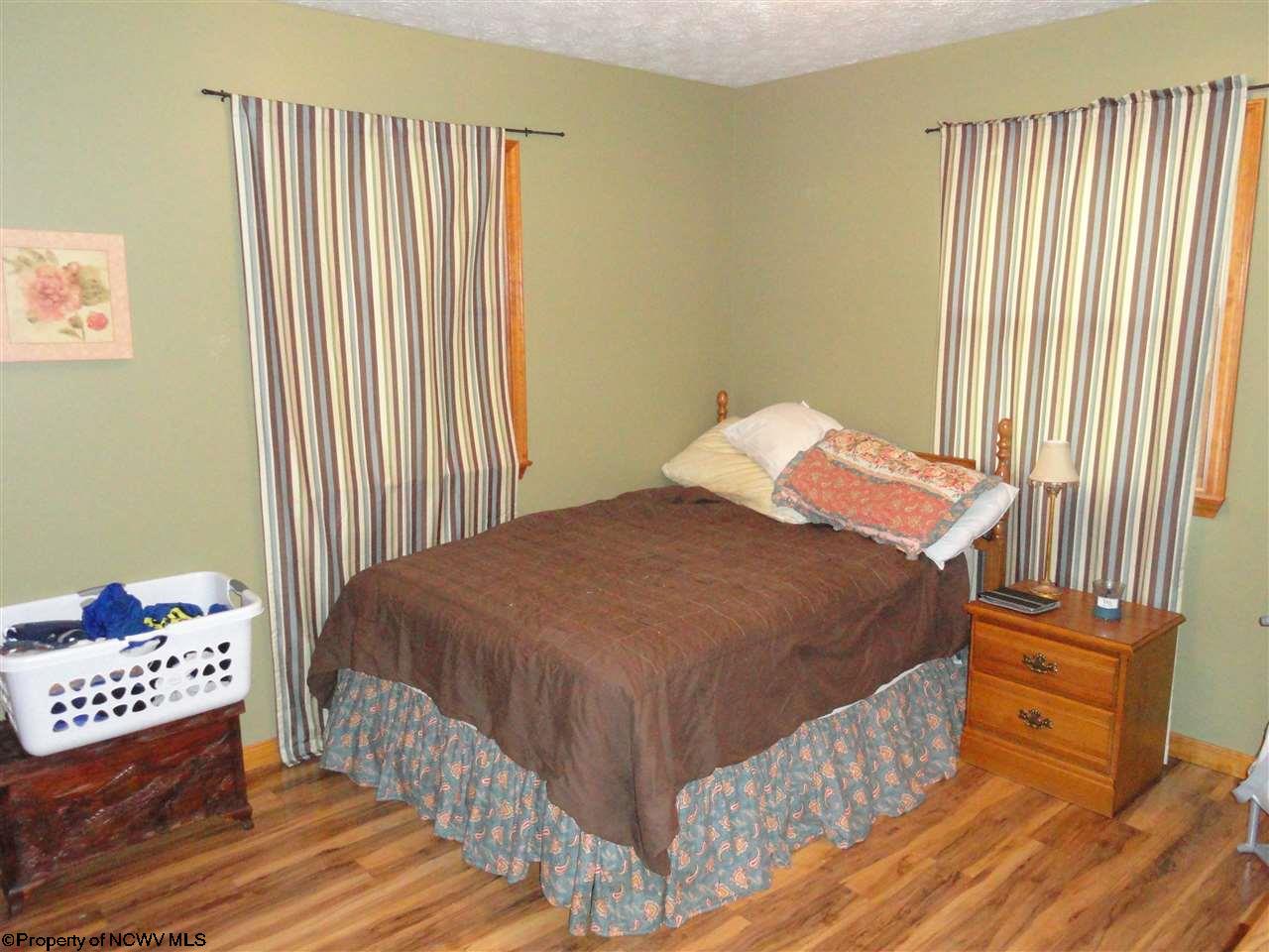 1523 Green Valley Rd, Bridgeport, WV 26330 photo 9