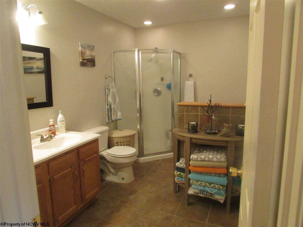 2014 Grandview Dr, Fairmont, WV 26554 photo 9