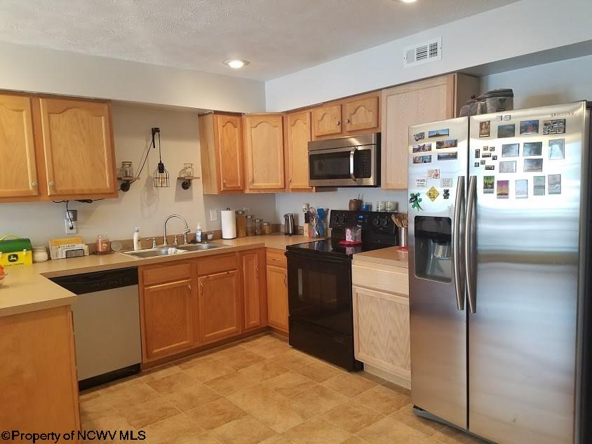 2014 Grandview Dr, Fairmont, WV 26554 photo 5