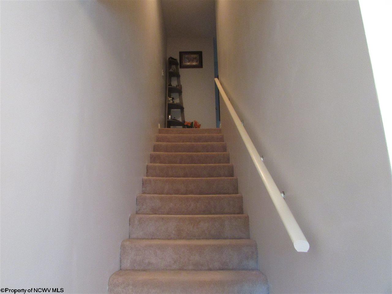2014 Grandview Dr, Fairmont, WV 26554 photo 4