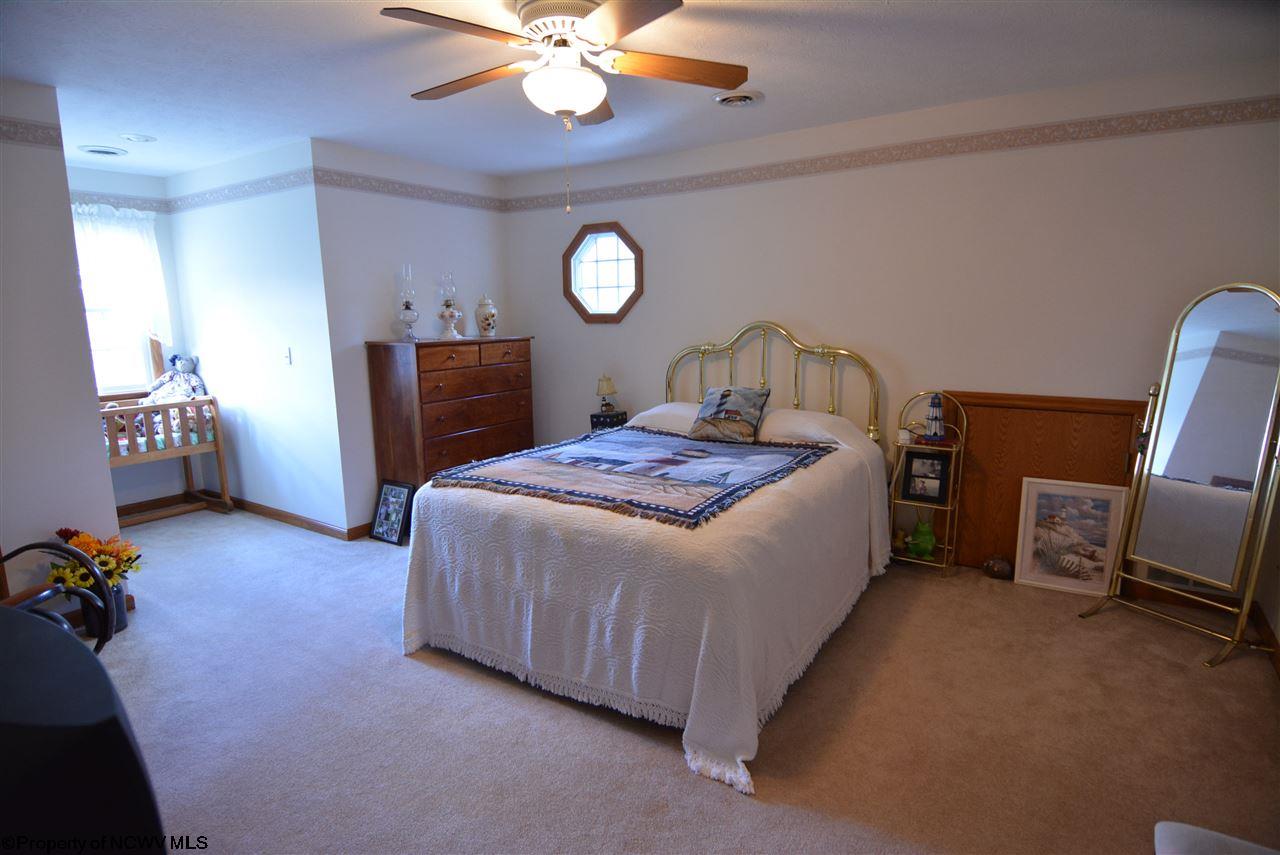 368 Meadow Dr, Mount Clare, WV 26408 photo 11