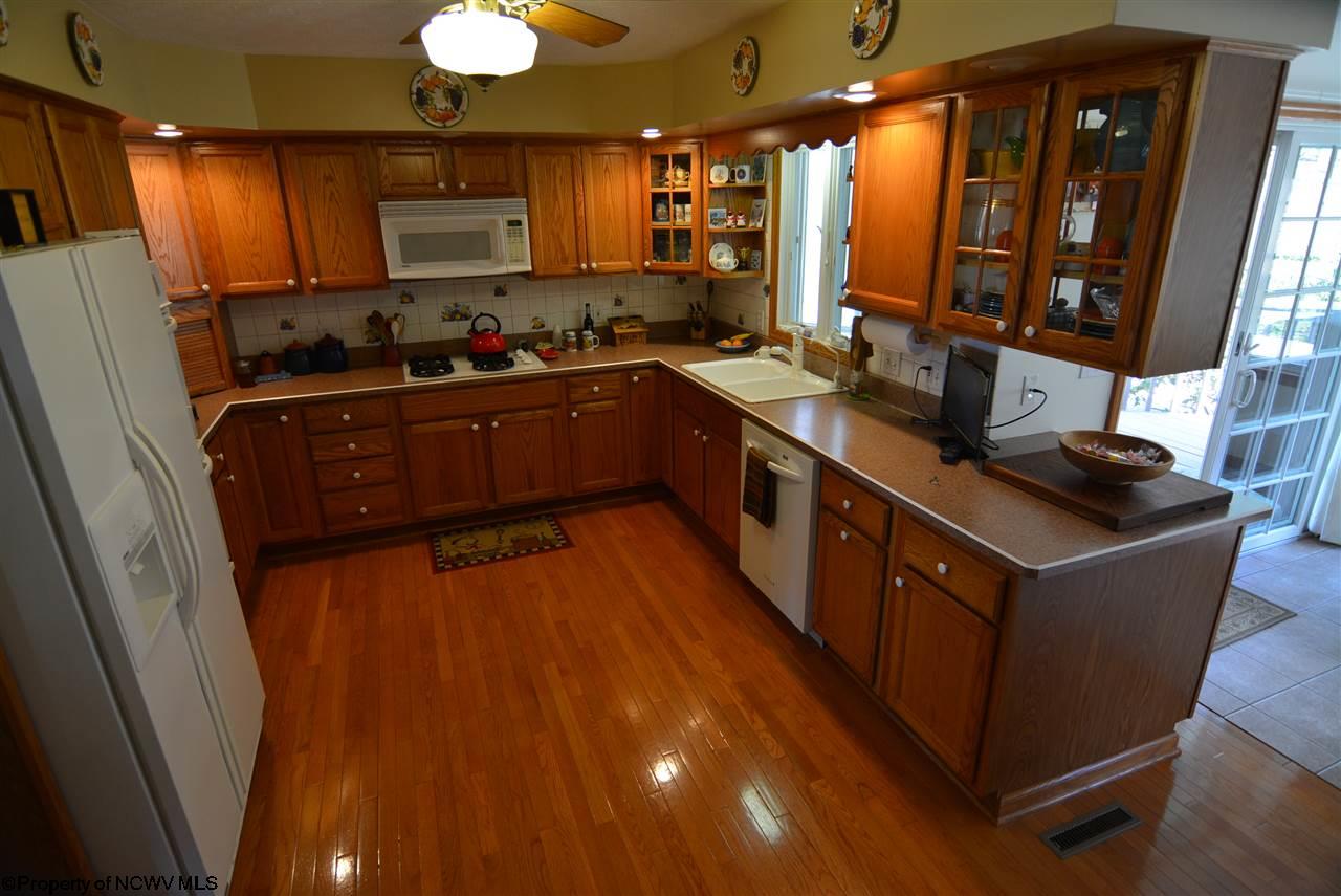 368 Meadow Dr, Mount Clare, WV 26408 photo 5