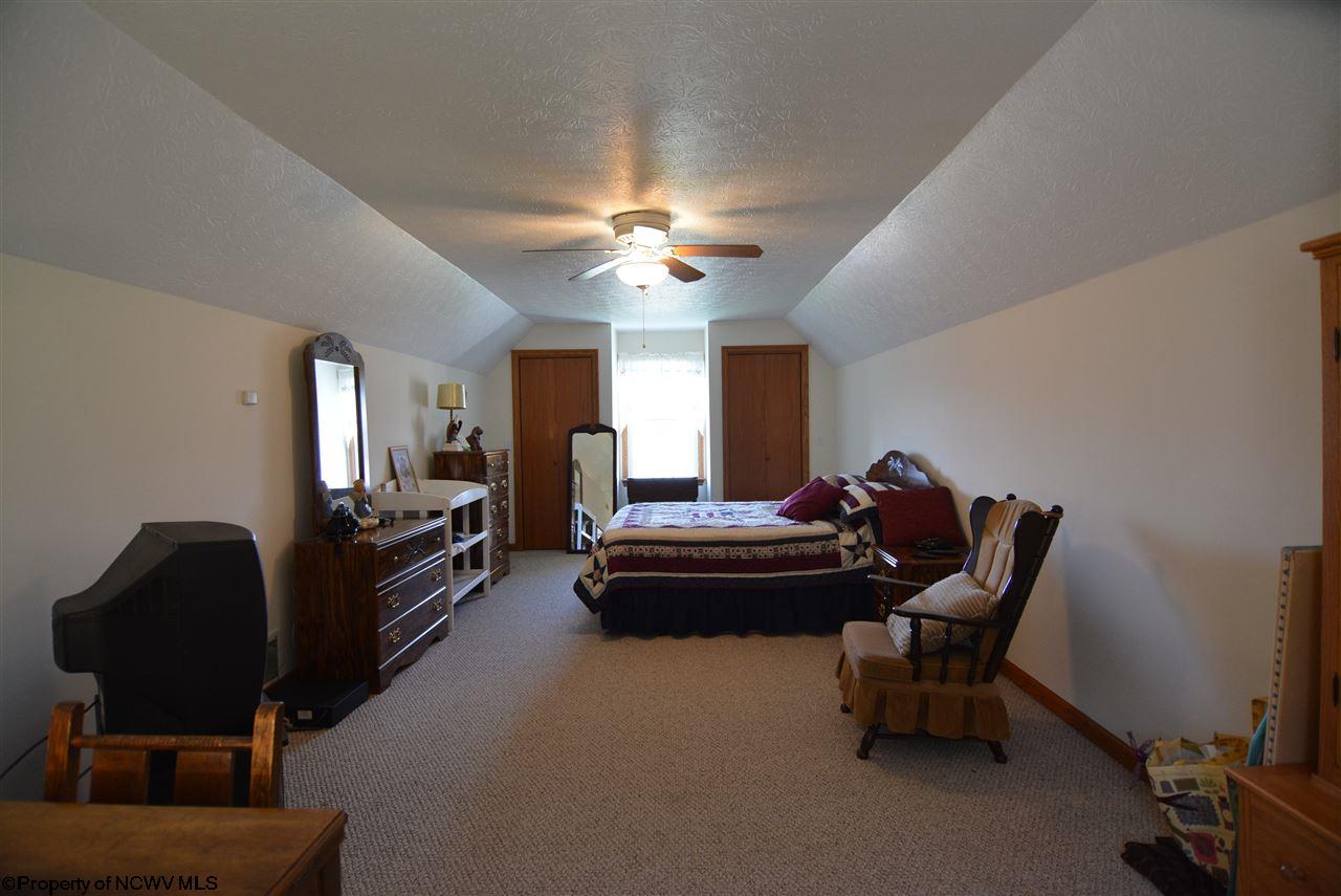 368 Meadow Dr, Mount Clare, WV 26408 photo 13