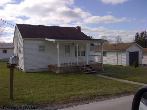 509 E Olive St, Bridgeport, WV 26330 photo 1