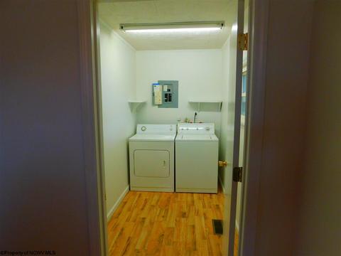 509 E Olive St, Bridgeport, WV 26330 photo 6