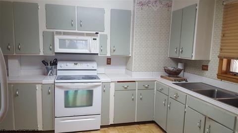 130 Beech St, Philippi, WV 26416 photo 4