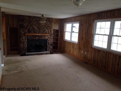 49 Chapel St, Weston, WV 26452 photo 5