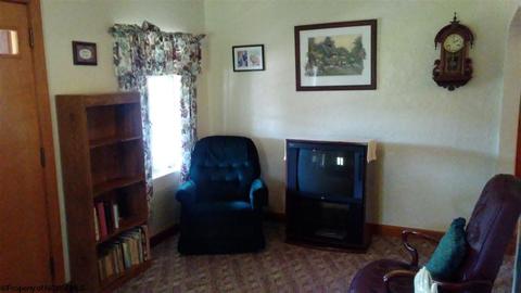 920 Dickson St, Mannington, WV 26582 photo 8