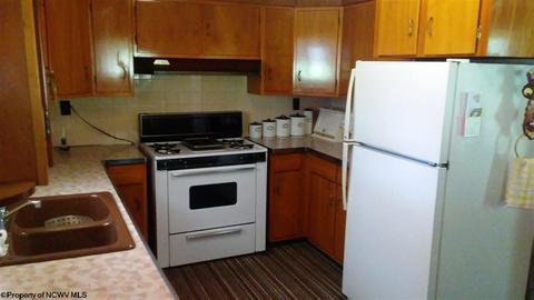 920 Dickson St, Mannington, WV 26582 photo 10