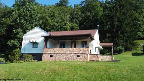 920 Dickson St, Mannington, WV 26582 photo 1