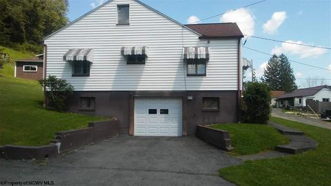 920 Dickson St, Mannington, WV 26582 photo 4