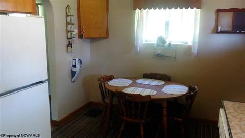 920 Dickson St, Mannington, WV 26582 photo 11