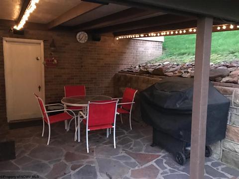 4 Hillside Dr, Fairmont, WV 26554 photo 2