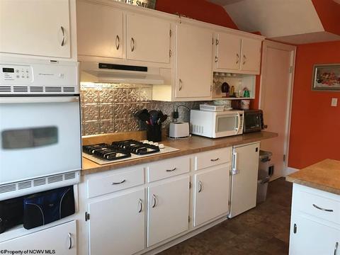 4 Hillside Dr, Fairmont, WV 26554 photo 3