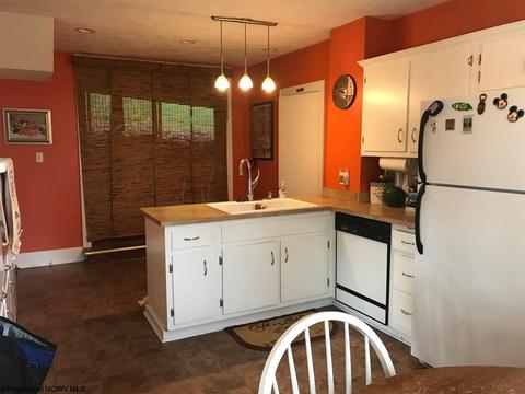 4 Hillside Dr, Fairmont, WV 26554 photo 5