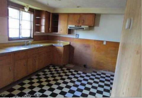 45 Allen Ridge Rd, Wheeling, WV 26003 photo 4