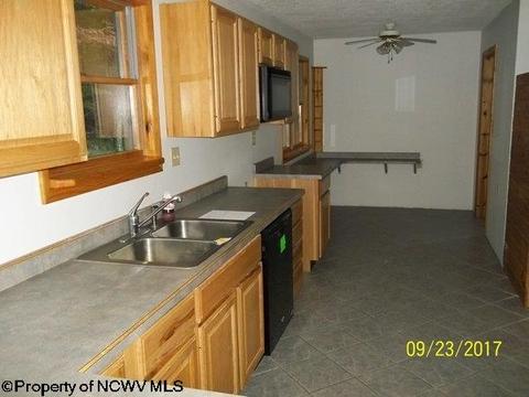 1 Eagle Ct, Terra Alta, WV 26764 photo 6