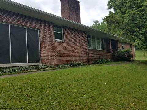 1 Brookside Dr, Bridgeport, WV 26330 photo 1