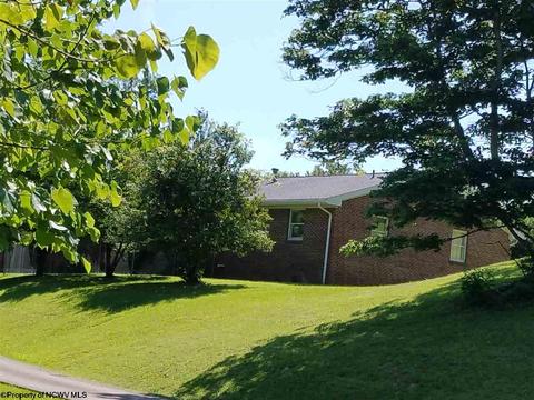 1 Brookside Dr, Bridgeport, WV 26330 photo 5