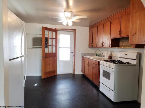505 Maple Ave, Philippi, WV 26416 photo 6