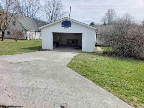 505 Maple Ave, Philippi, WV 26416 photo 3