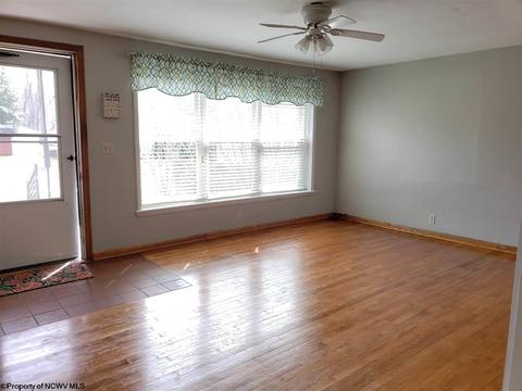 505 Maple Ave, Philippi, WV 26416 photo 4