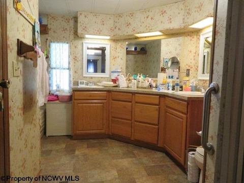 352 Centerville Rd, Rock Cave, WV 26234 photo 4