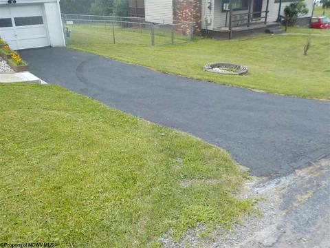 320 Long St, Parsons, WV 26287 photo 4