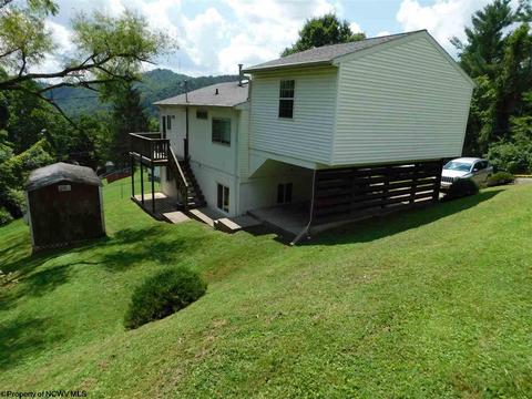 111 Hillcrest Dr, Sutton, WV 26601 photo 3